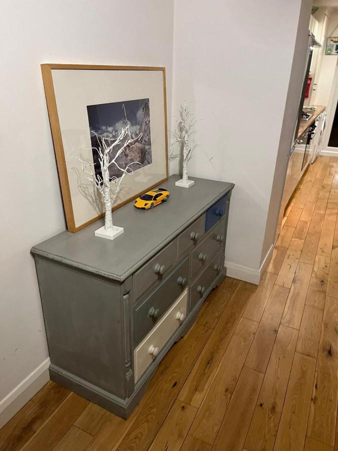 Holiday home Chiswick Two Minutes Station *