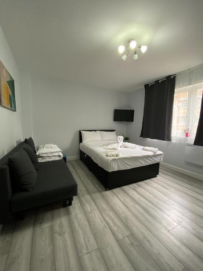 Comfortable - Cosy - Budget In Center