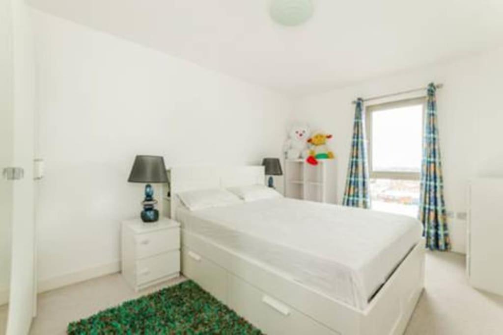 Luxury 2 Bedroom In With Free Parking * Londen