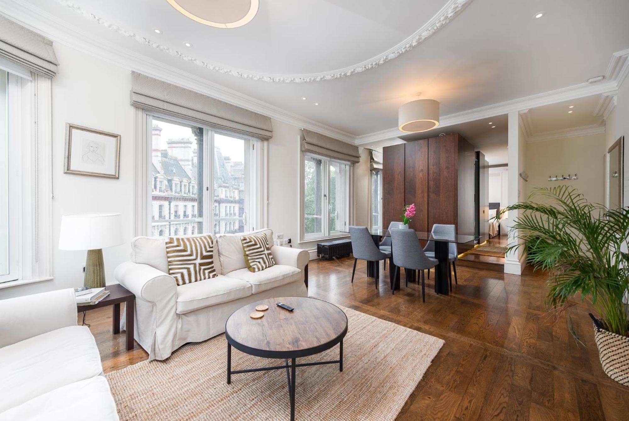 Grosvenor Gardens By Capital Apartment