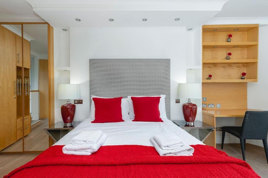 ' Luxury & Spacious Airconditioned 4 Bed 4 Bath ' * London