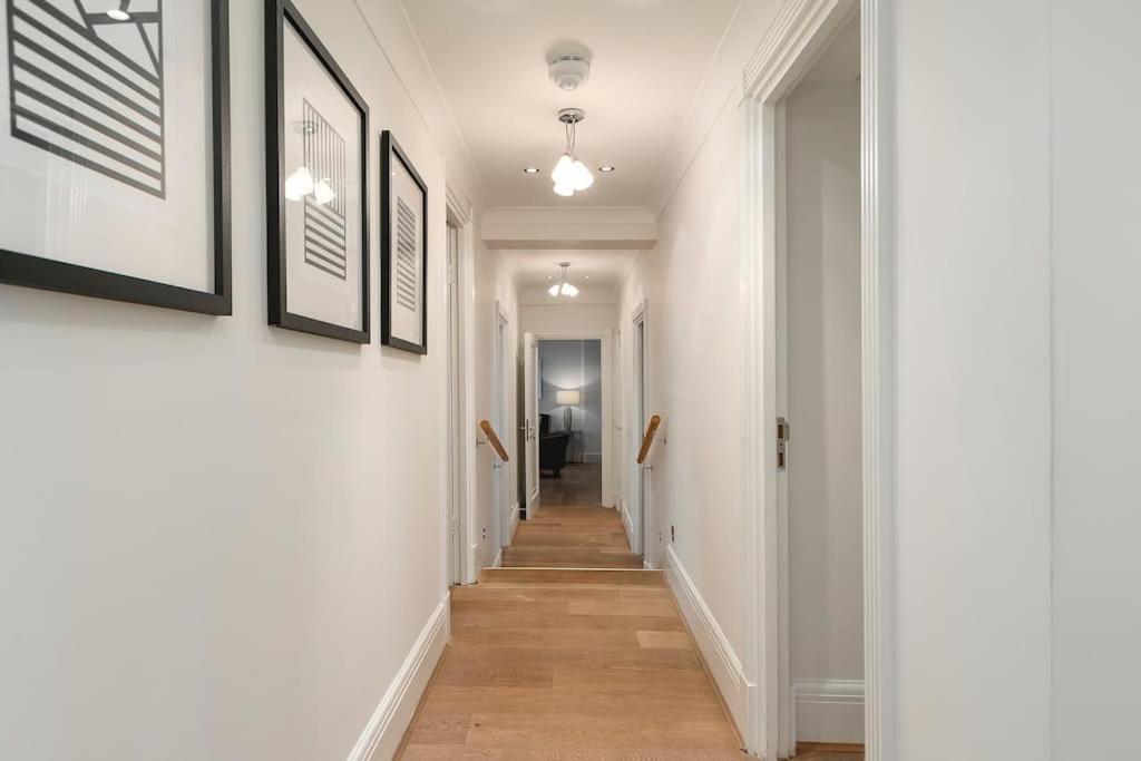 ' Luxury & Spacious Airconditioned 4 Bed 4 Bath ' Apartment *