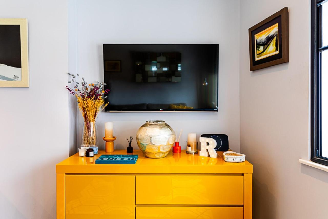 Apartment Exmouth Market London