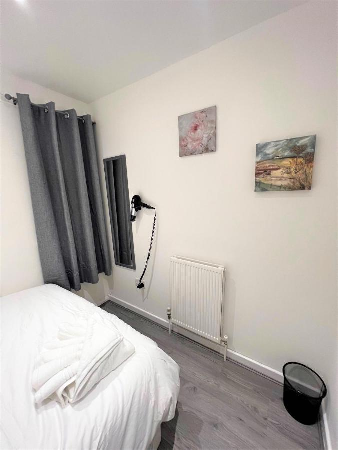 Gasthof Stepney Beds To 24 *
