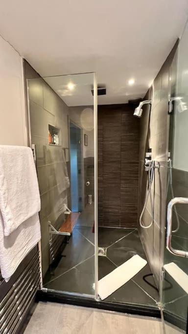 Apartment Bond Style In South Kensington
