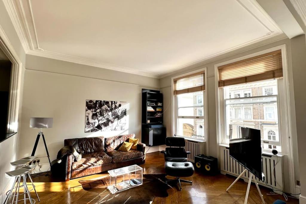 Bond Style In South Kensington * London