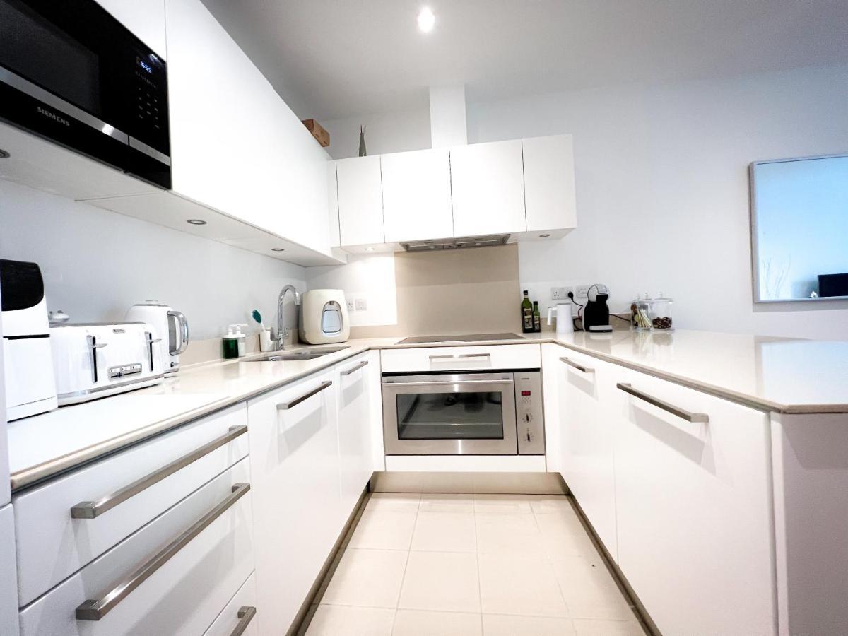 Luxury 2 Bedroom Flat 2 Bathrooms *