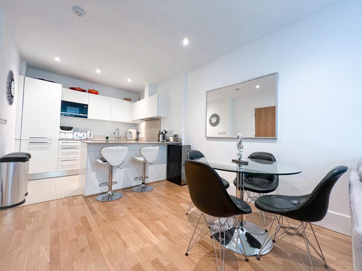 Luxury 2 Bedroom Flat 2 Bathrooms London