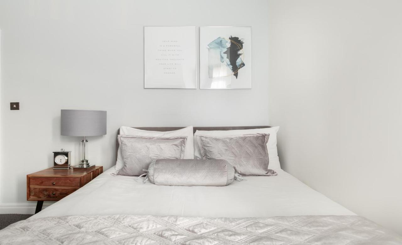 Stunning And Spacious 4 Bed Apr Next To Bricklane * Londen