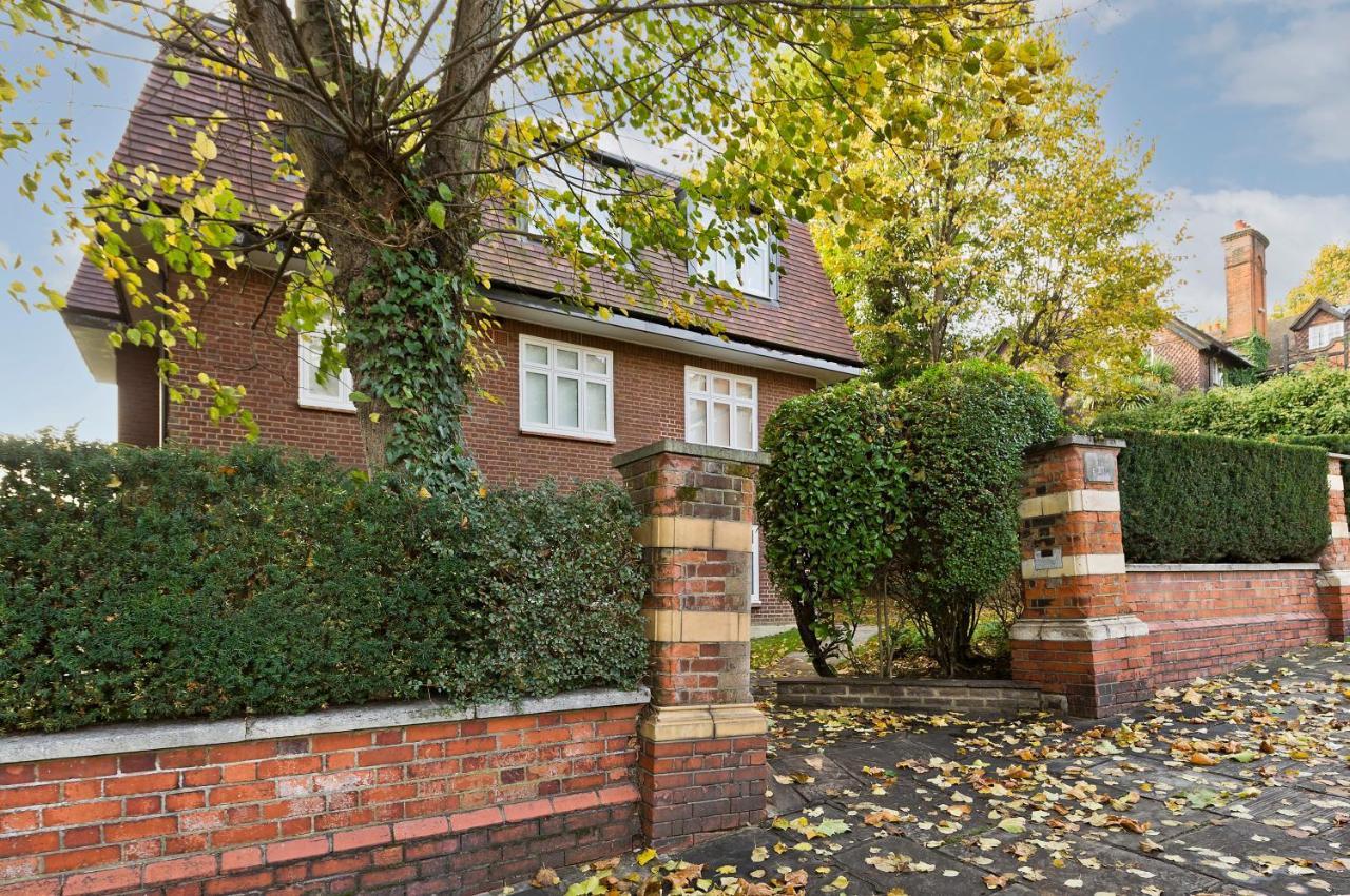 Delightful In Prime Location Near Hampstead Heath By Underthedoormat London