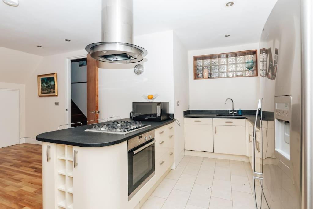 The Broadway, Crouch End Ferienhaus *