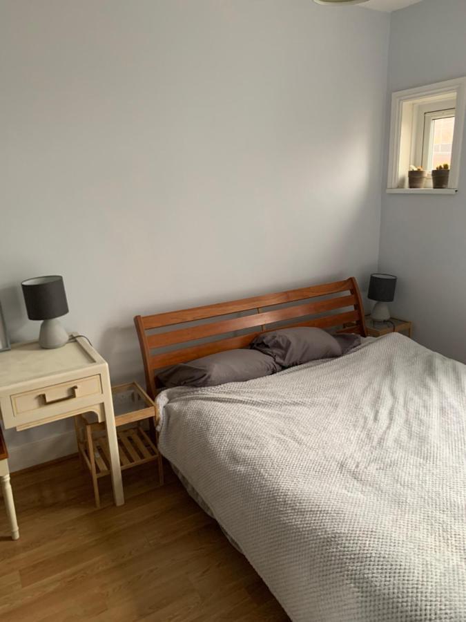 Cosy 6 Bedroom House * London