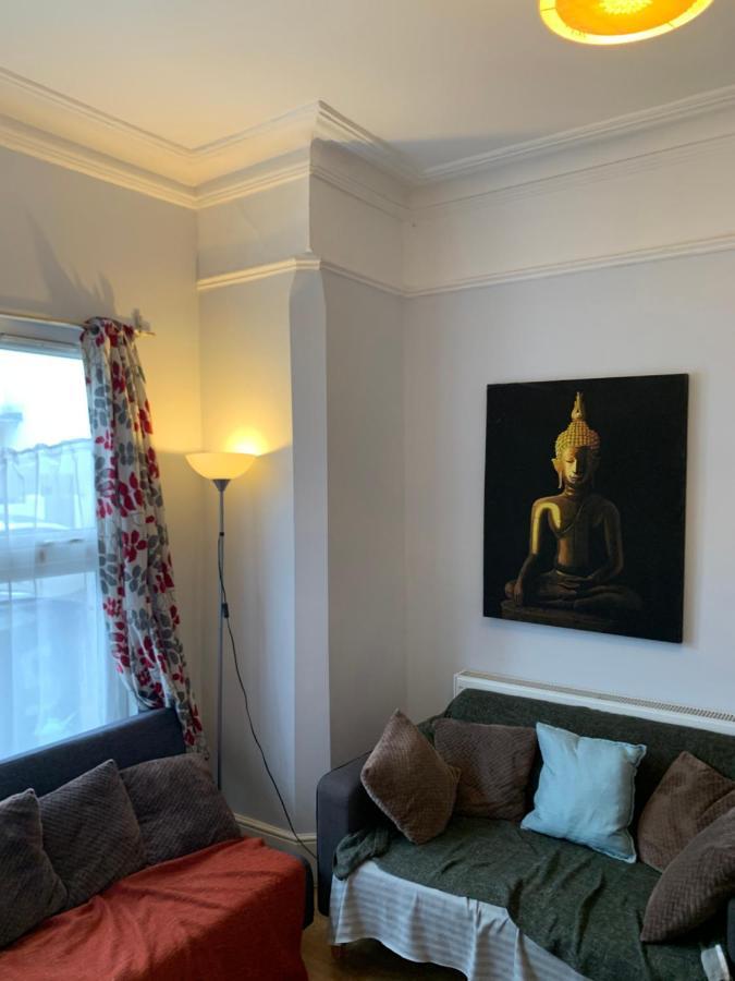 Holiday home Cosy 6 Bedroom House London