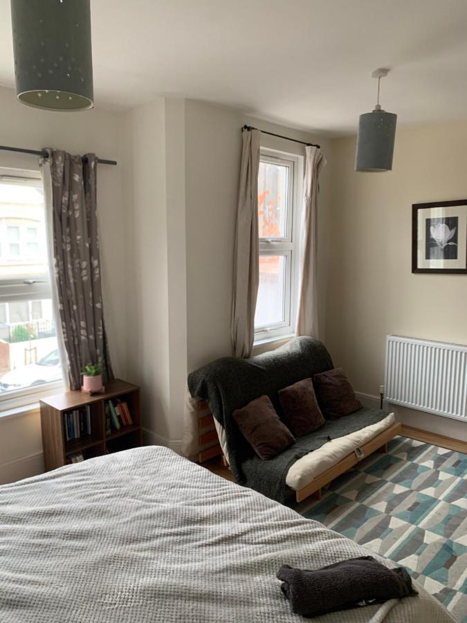 Cosy 6 Bedroom House London