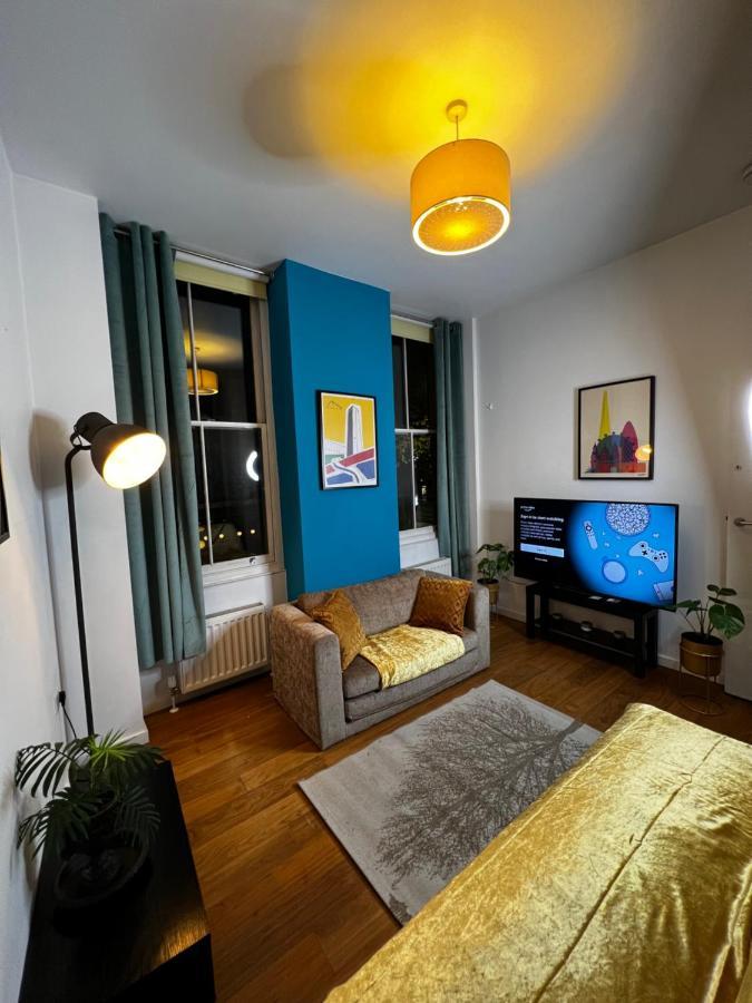 Luxury 2 Bed Flat 2 Min From Station Nearby Other 4 Stations Appartement Londen