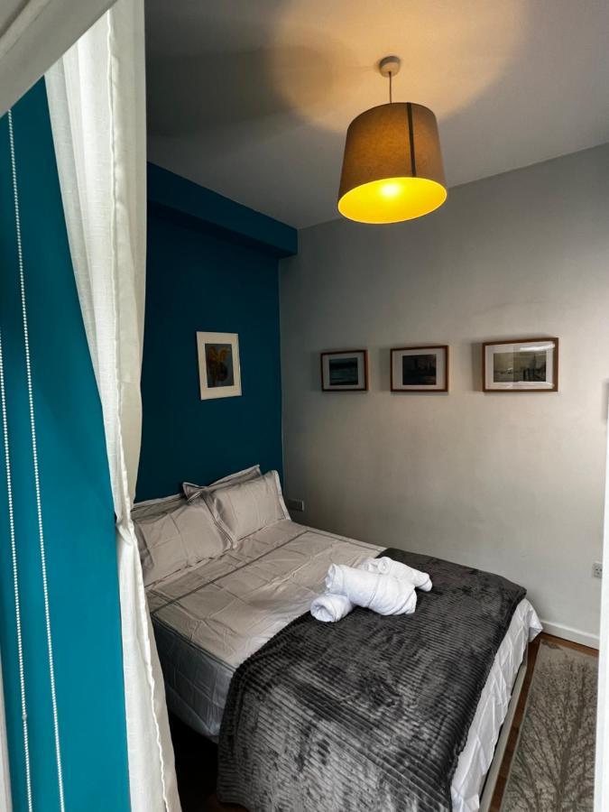 Luxury 2 Bed Flat 2 Min From Station Nearby Other 4 Stations Londen