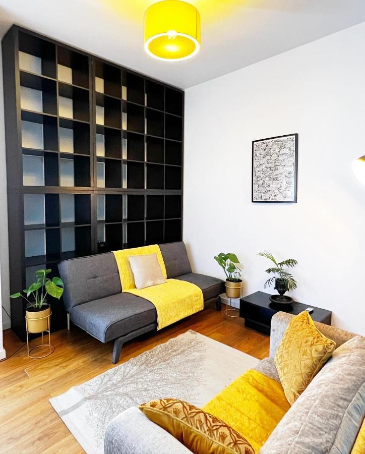 Luxury 2 Bed Flat 2 Min From Station Nearby Other 4 Stations Appartement Londen