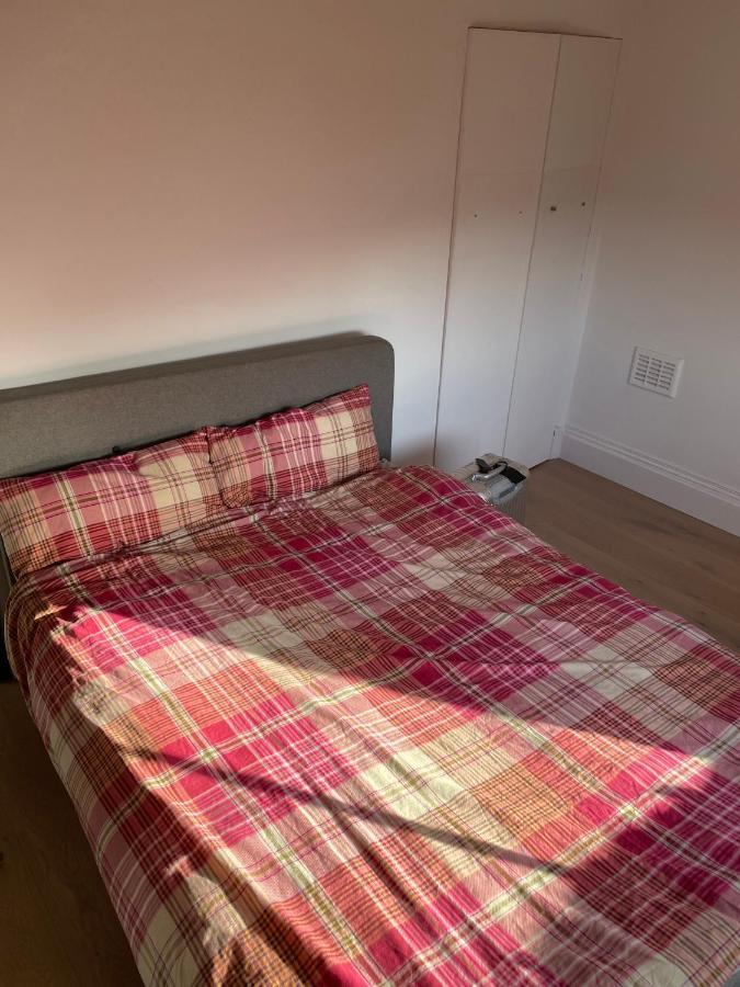 Apartment 81 St Quintin Avenue