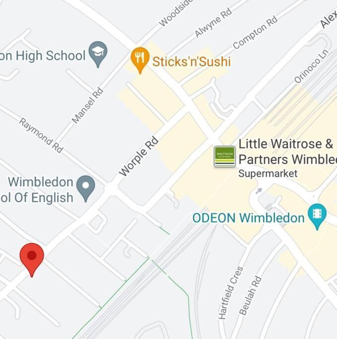 80s Retro 3 Bedroom In Wimbledon Sleeps 6! Netflix Wifi And Arcade! Perfect For Families Business & Leisure Guests! Apartment