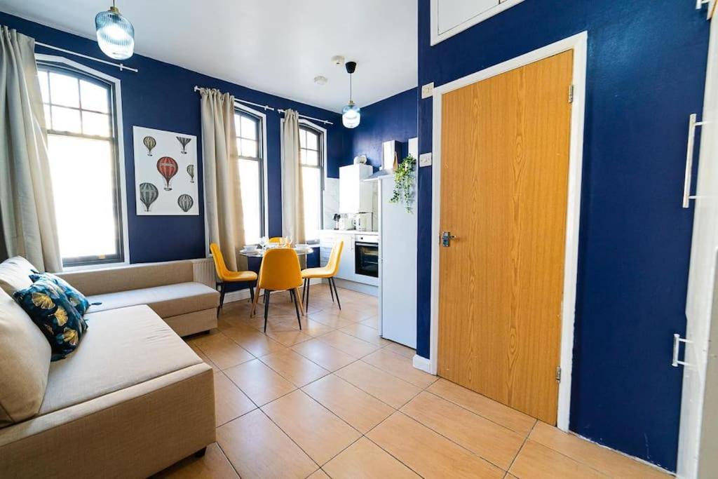 Central Apartment *