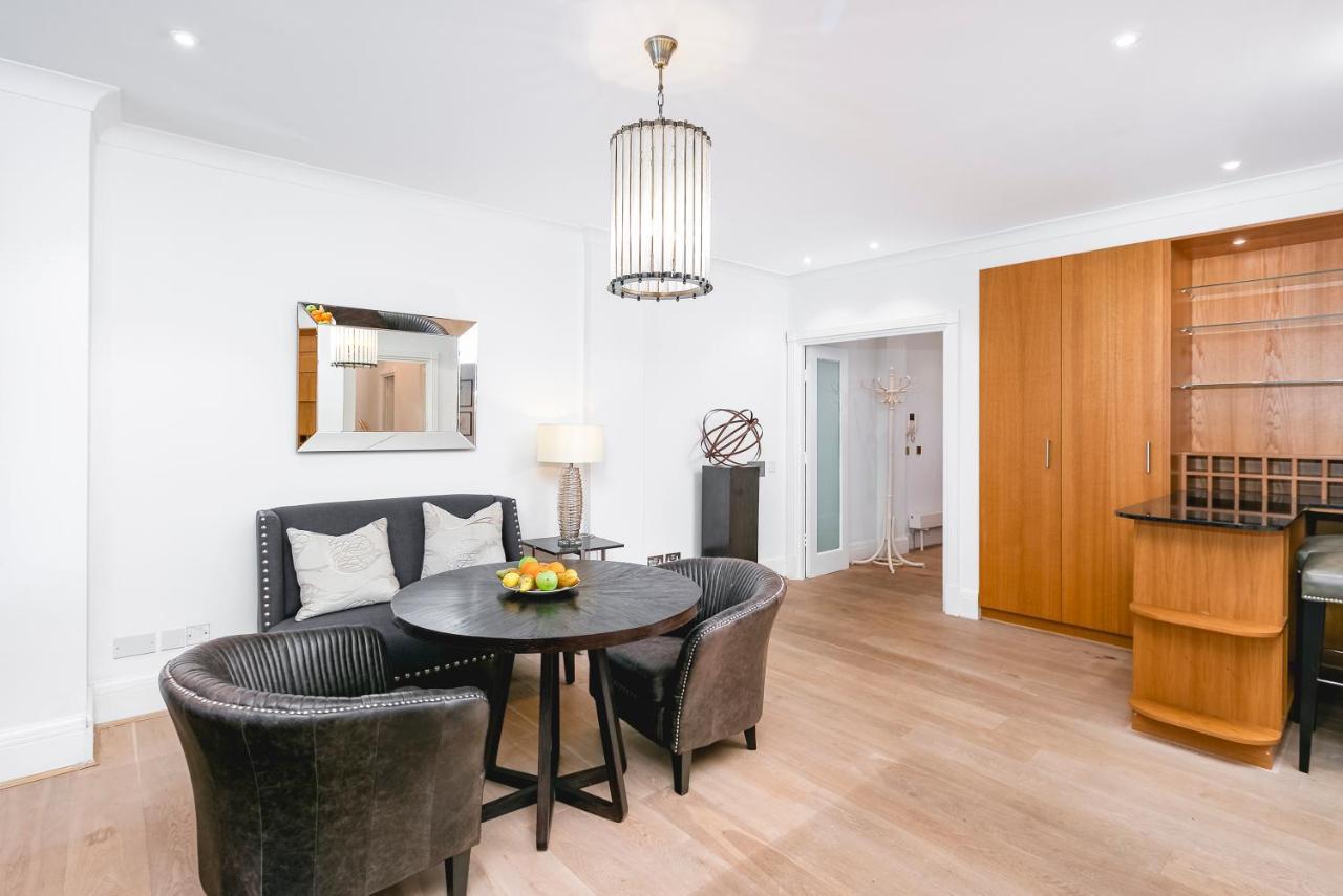 Apartment ' Luxury & Spacious Airconditioned 4 Bed 4 Bath ' London