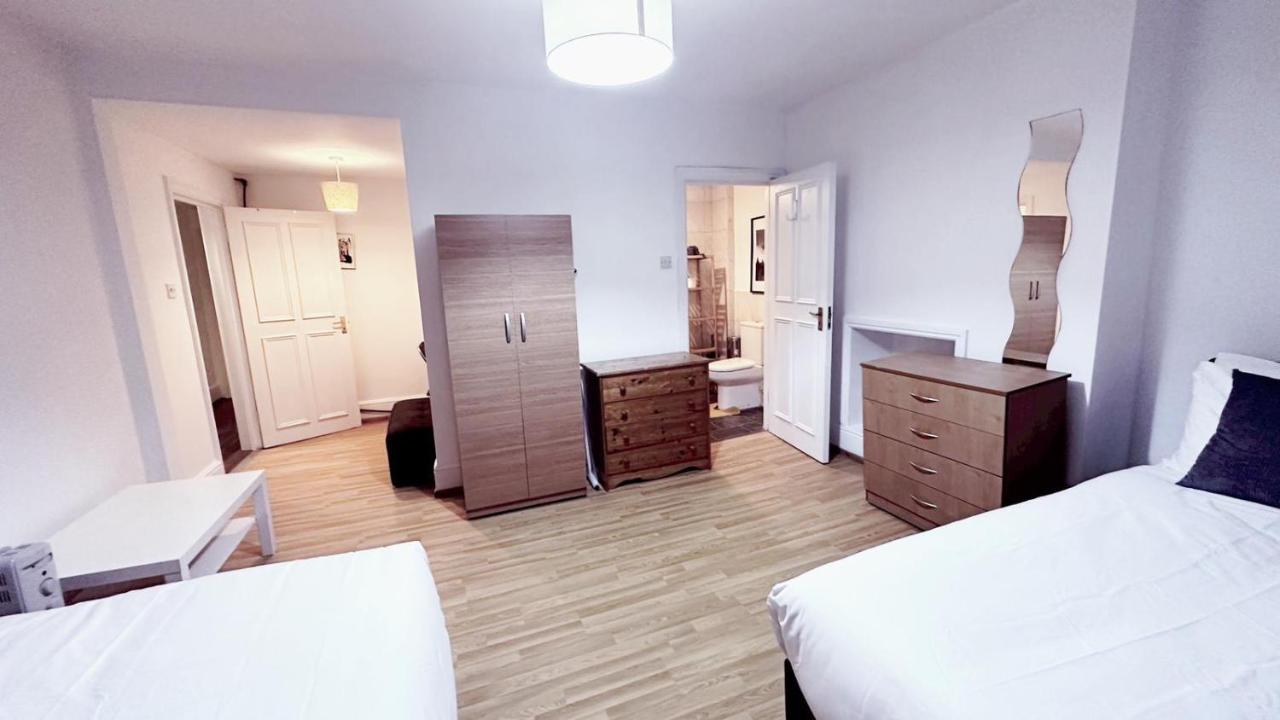 Madia Pad - By Chaps Apartamento