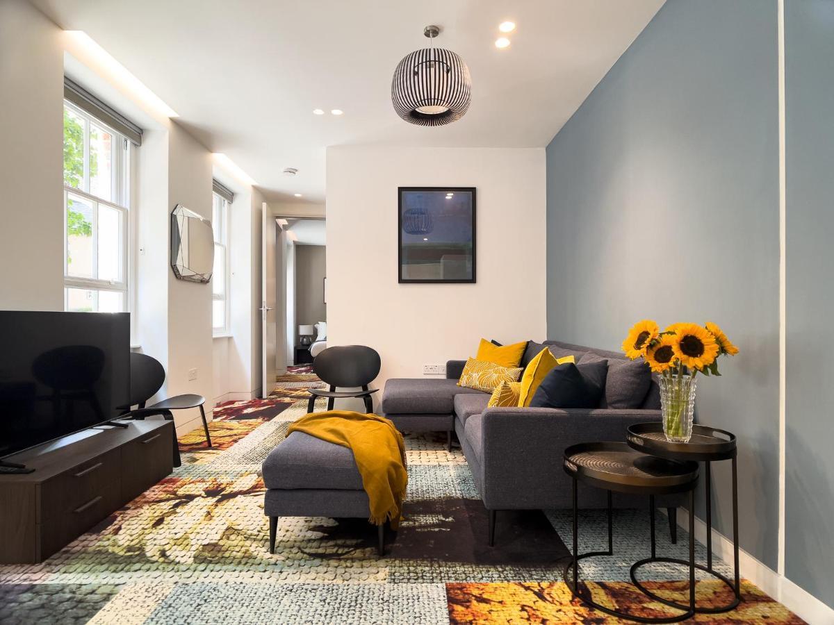 Mirabilis Apartments, Wells Court * Londres