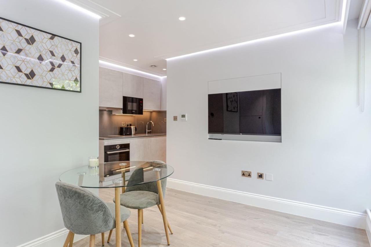 Luxlet - Heart Of Hampstead, Londen