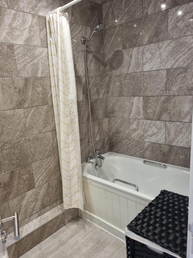Live Like A Celebrity On Millionaire's Row Privatunterkunft *