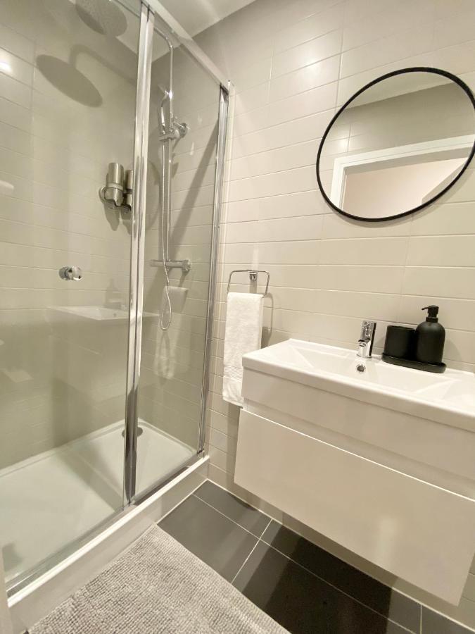 Goodwin St Capsulehotel *