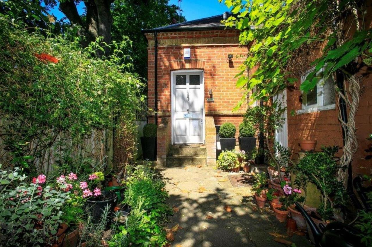Unique 2 Bedroom Converted Artists Studio Holiday home *