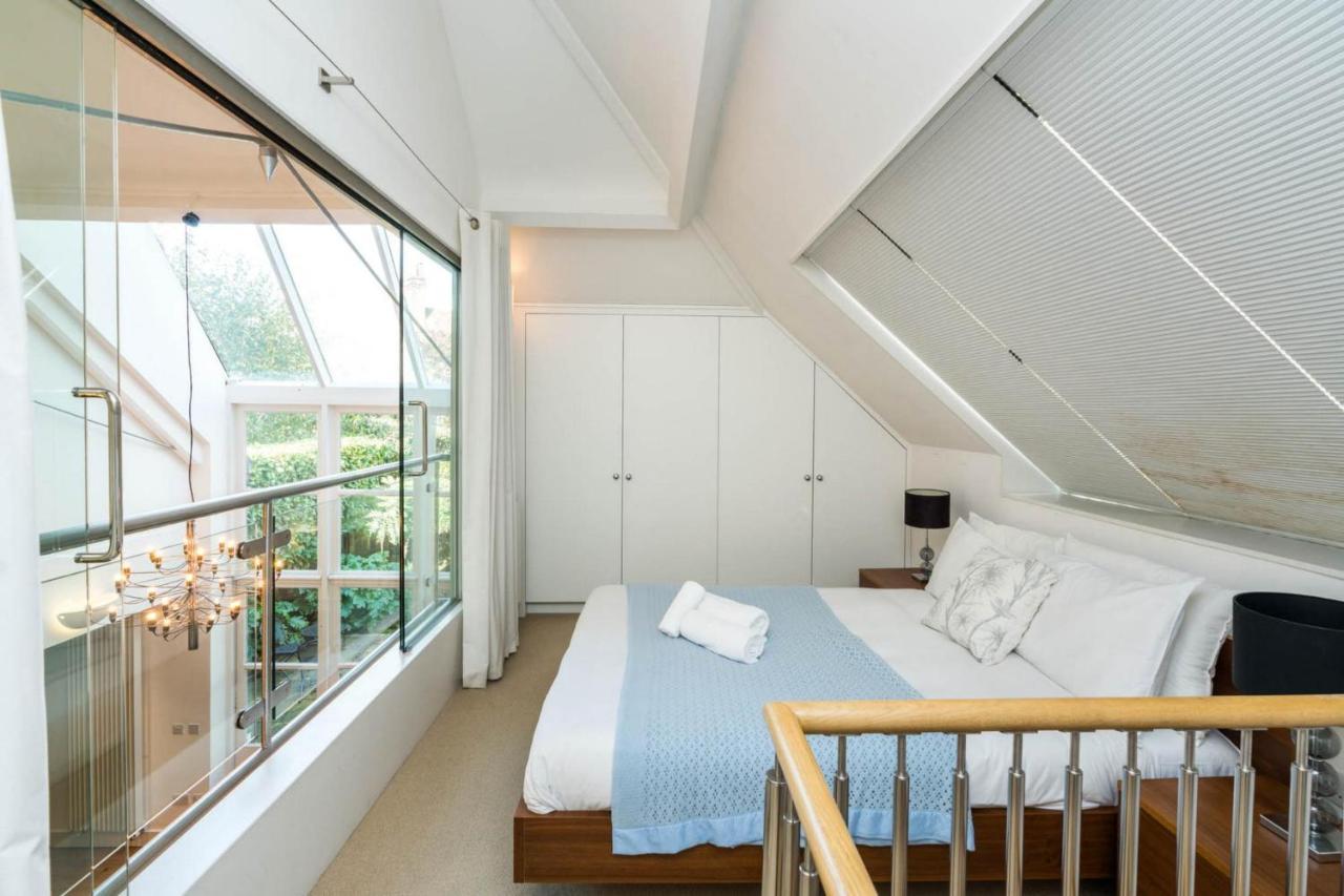 Unique 2 Bedroom Converted Artists Studio Holiday home London