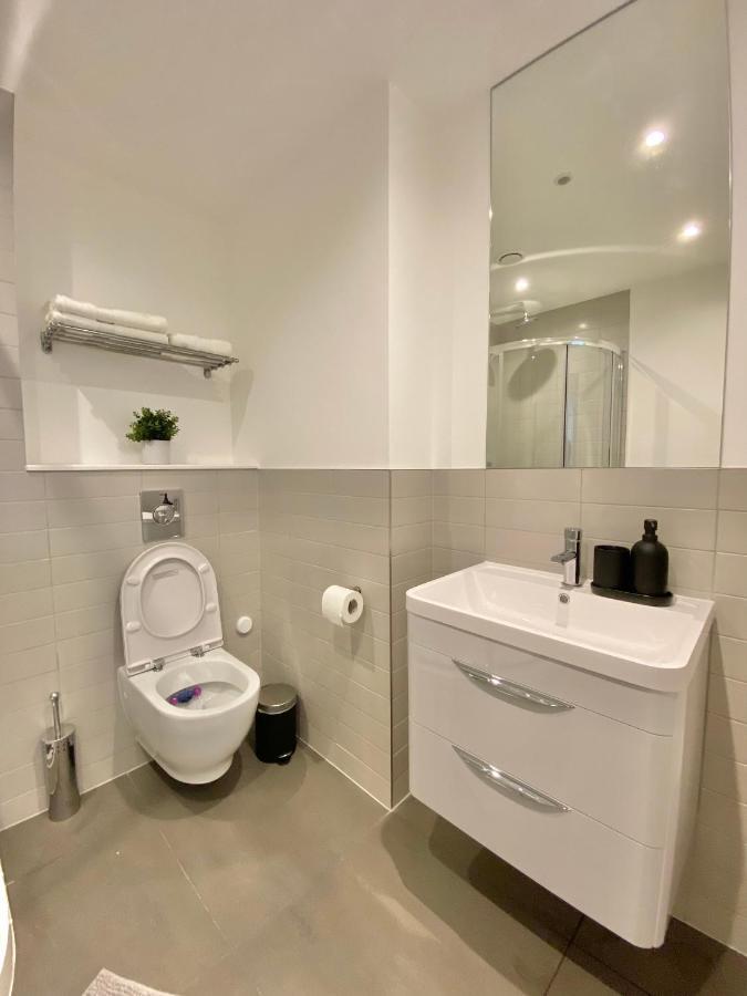 Goodwin St Capsulehotel *
