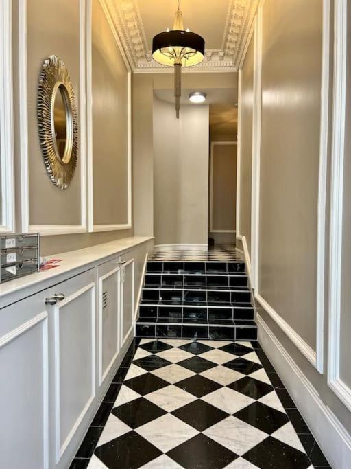 Bond Style In South Kensington Londres