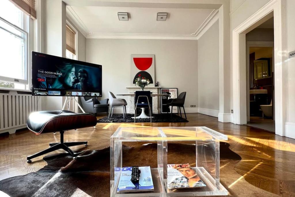 Bond Style In South Kensington London