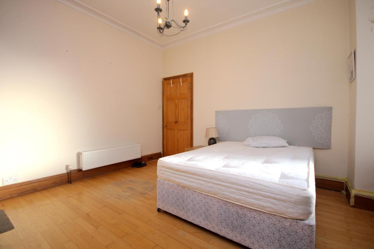 Three Bedroom Flat With Garden In Fulham Apartment *