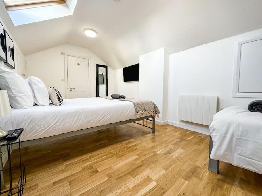 Newly Refurbished Luxury 3 Bedroom Apartment London