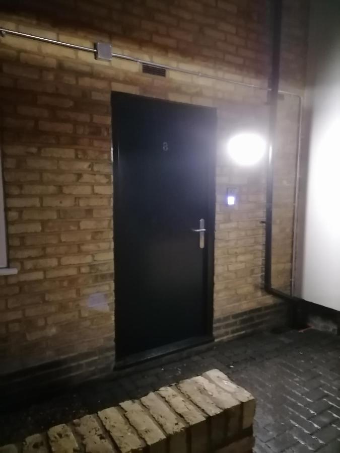 Stunning By Nine Elms Station Guest house London