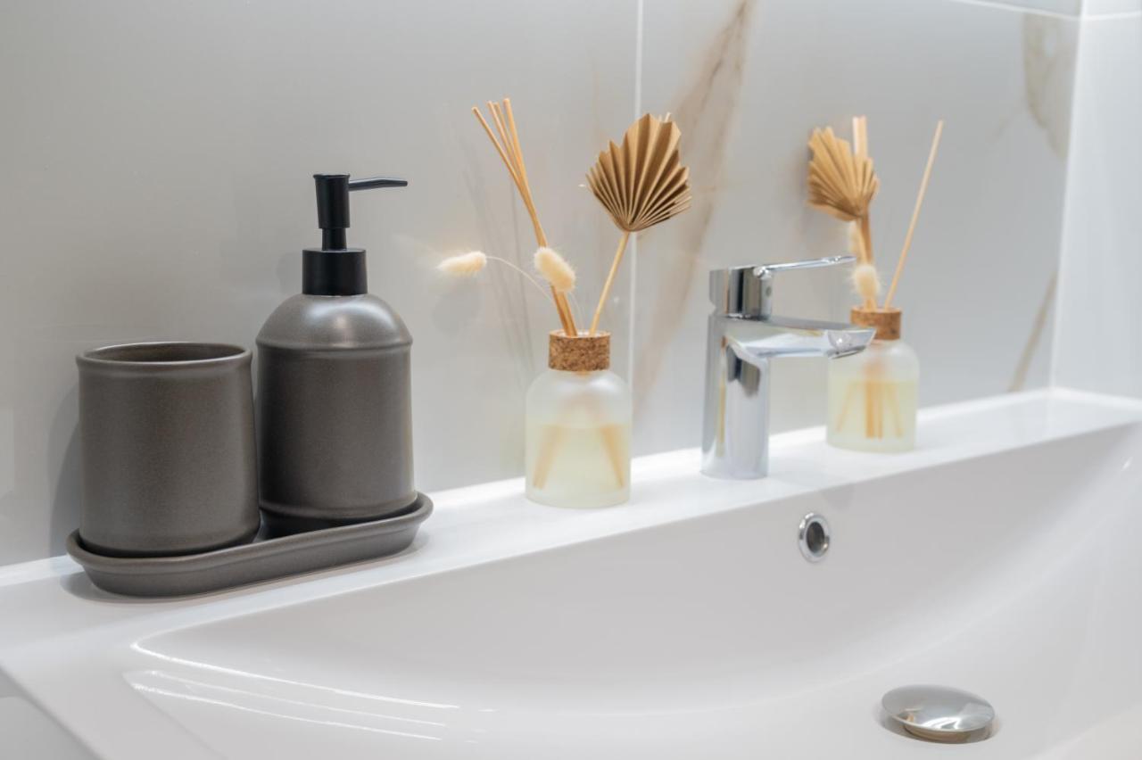 Luxury 2 Bedrooms - 2 Bathrooms - F5 London