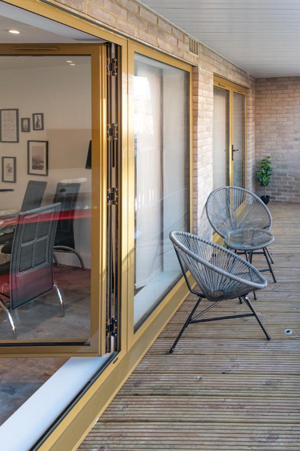 Luxury 2 Bedrooms - 2 Bathrooms - F5 *