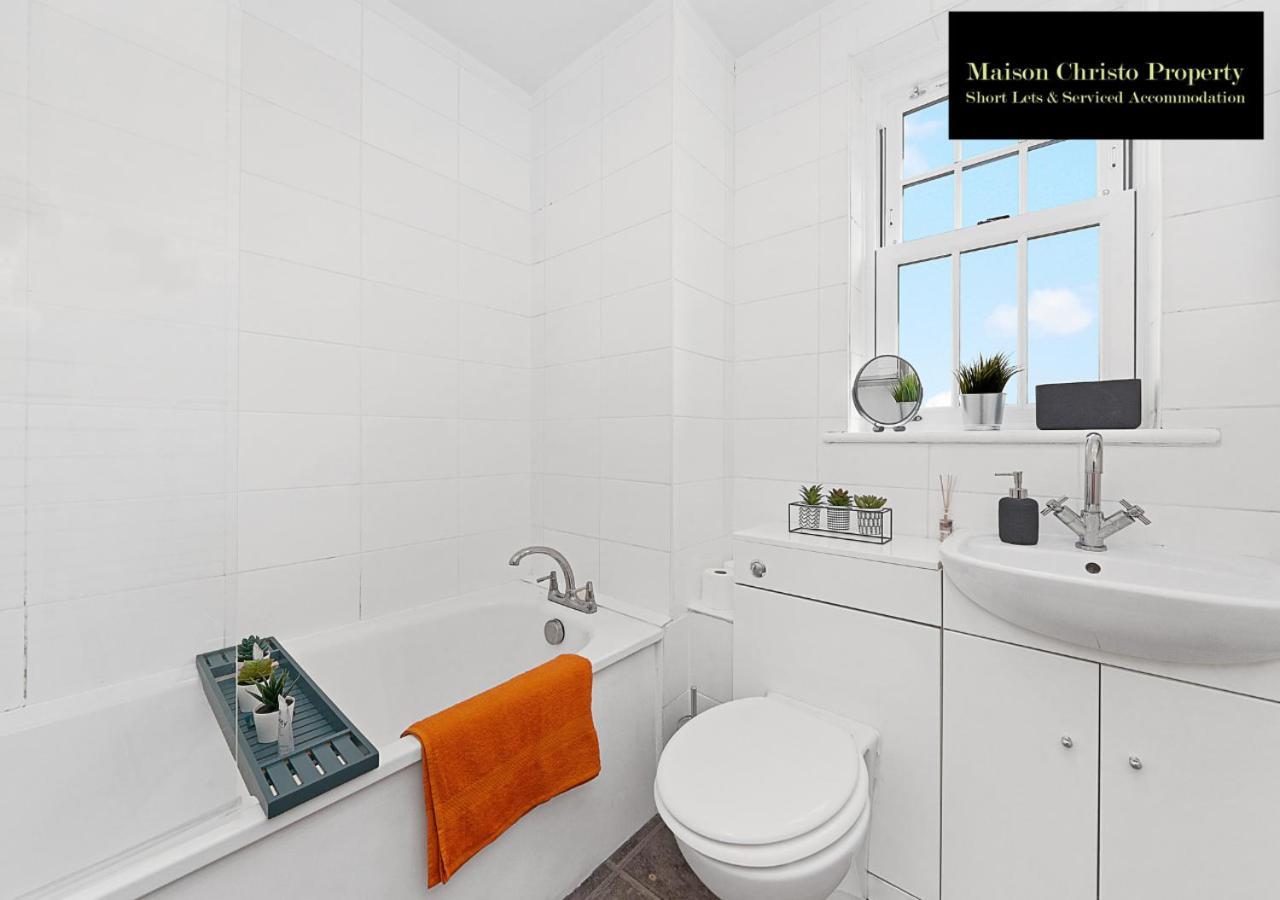 Kirkwall 1bedroom Apt Sleeps 4 With Wifi & Lesiure By Maison Christo Property Short Lets & Serviced Appartement