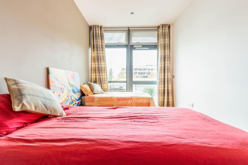 Luxurious Flat Sunny, Quiet, Design, Lift, Balcony * Londen