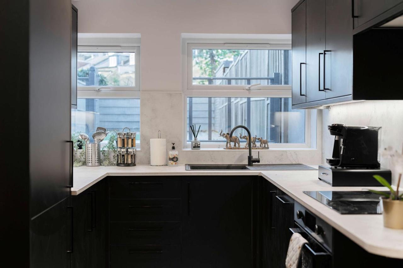Stunning 3 Bed 3 Bath Townhouse Appartement Londen