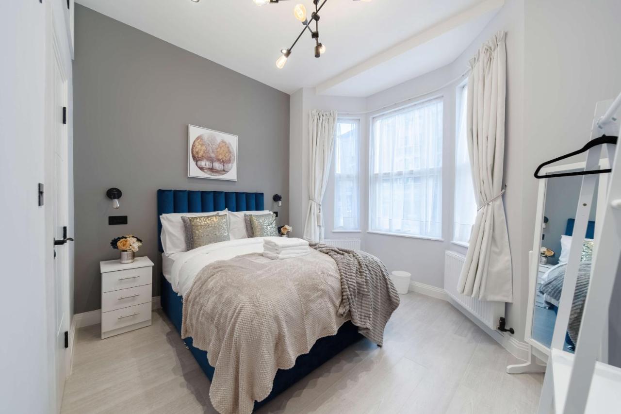 Appartement Stunning 3 Bed 3 Bath Townhouse Londen