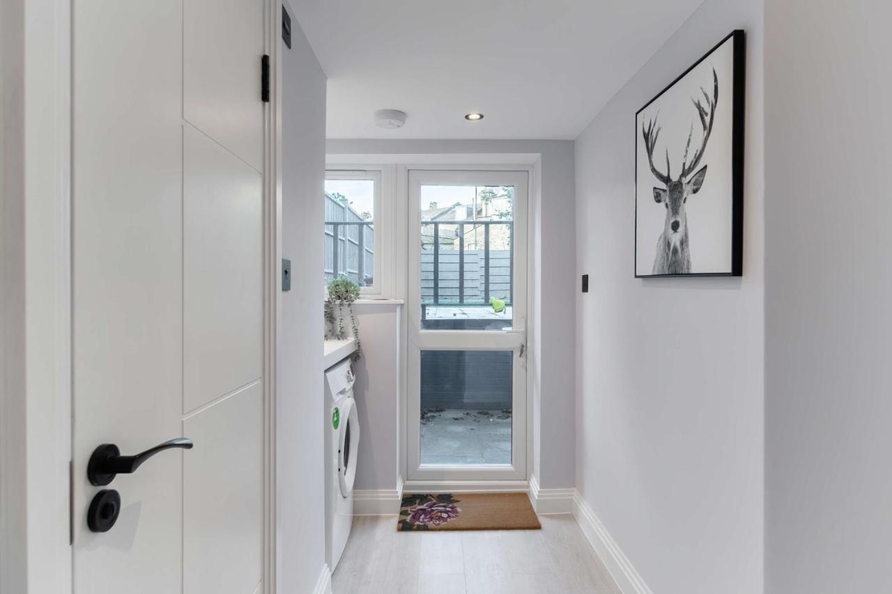 Stunning 3 Bed 3 Bath Townhouse * Londen