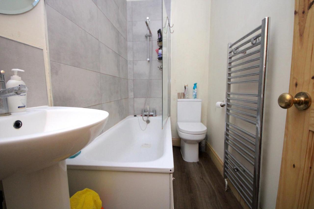 Apartment Three Bedroom Flat With Garden In Fulham *
