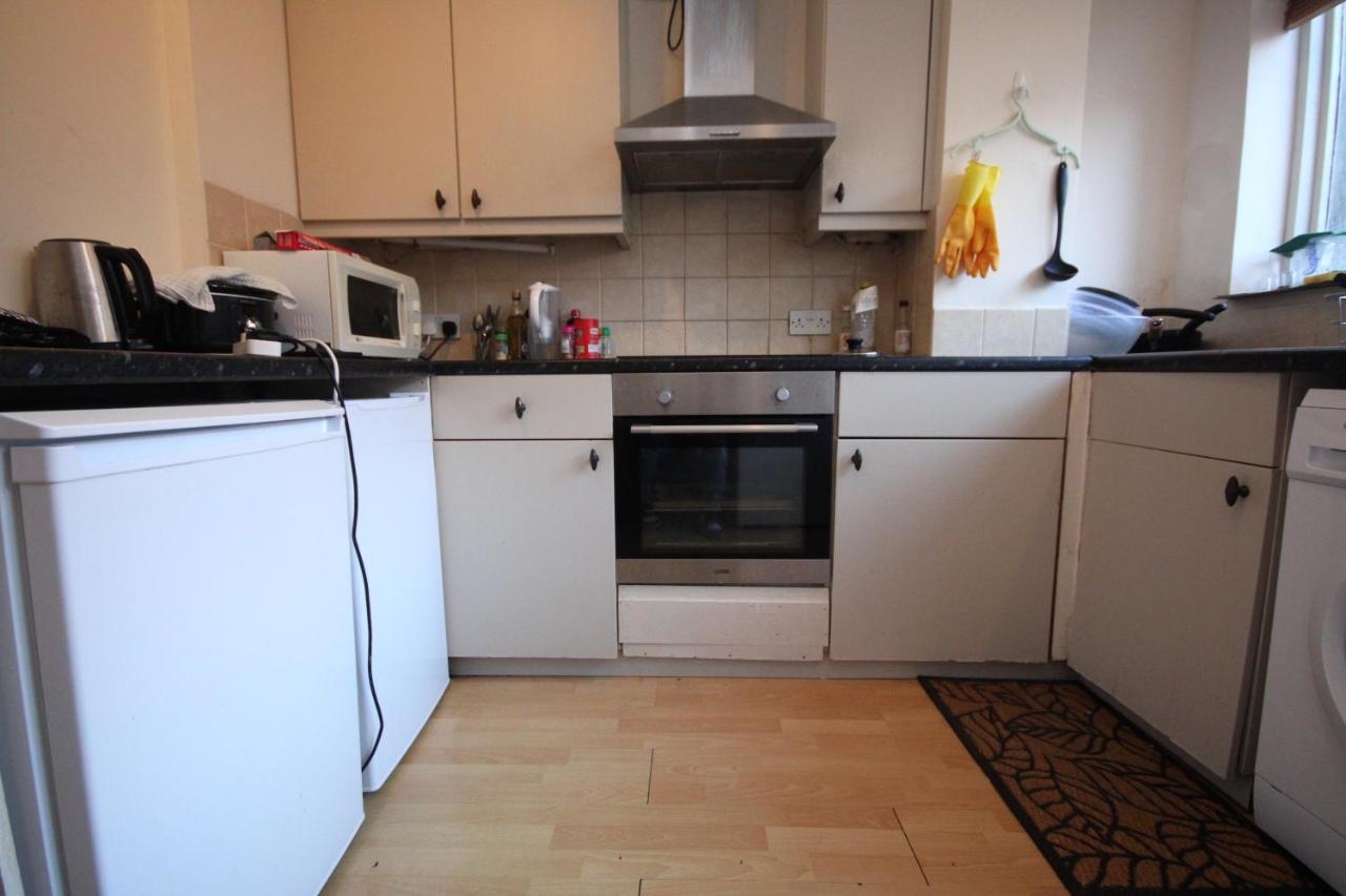 Apartment Three Bedroom Flat With Garden In Fulham