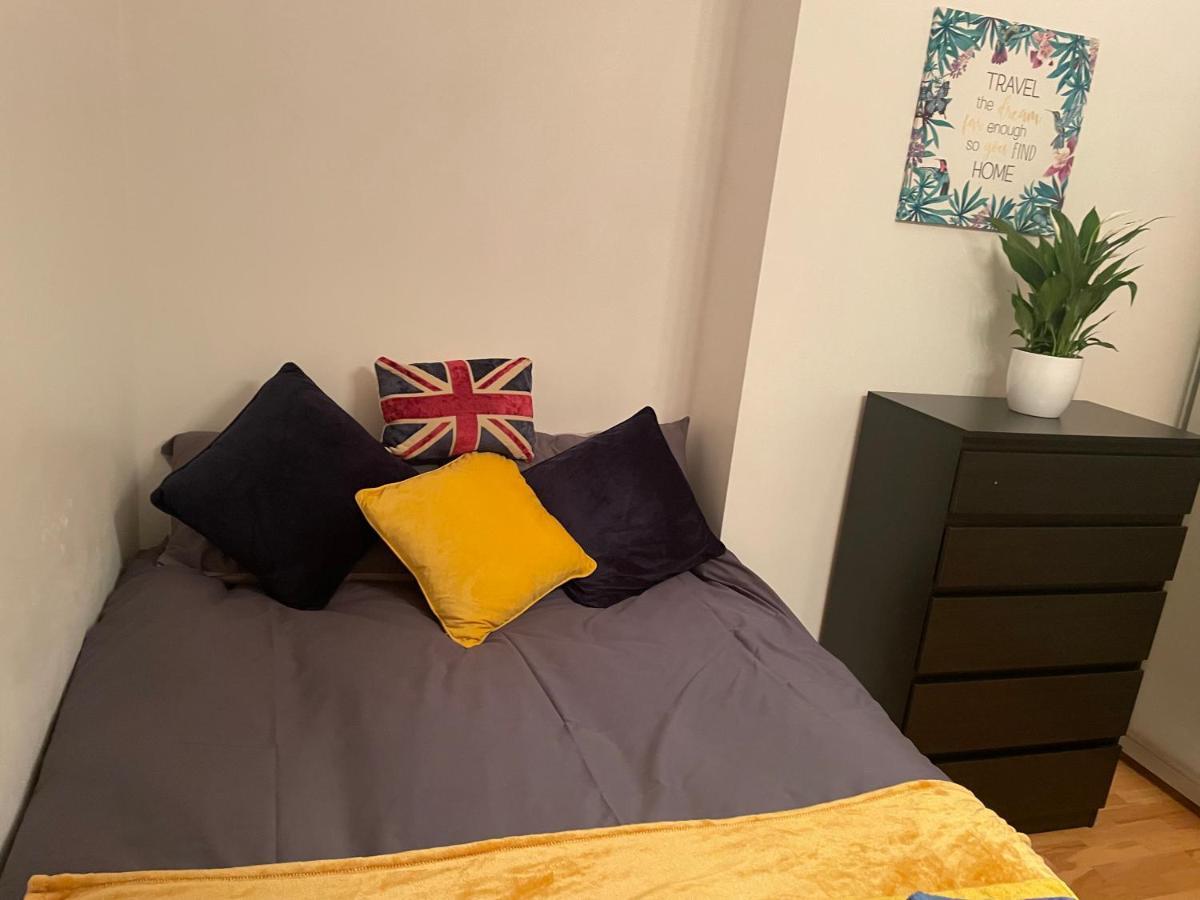 Cozy & Spacious 2 Mins Away From Train Station Homestay *