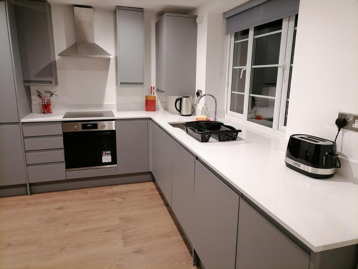 Stunning By Nine Elms Station Guest house London