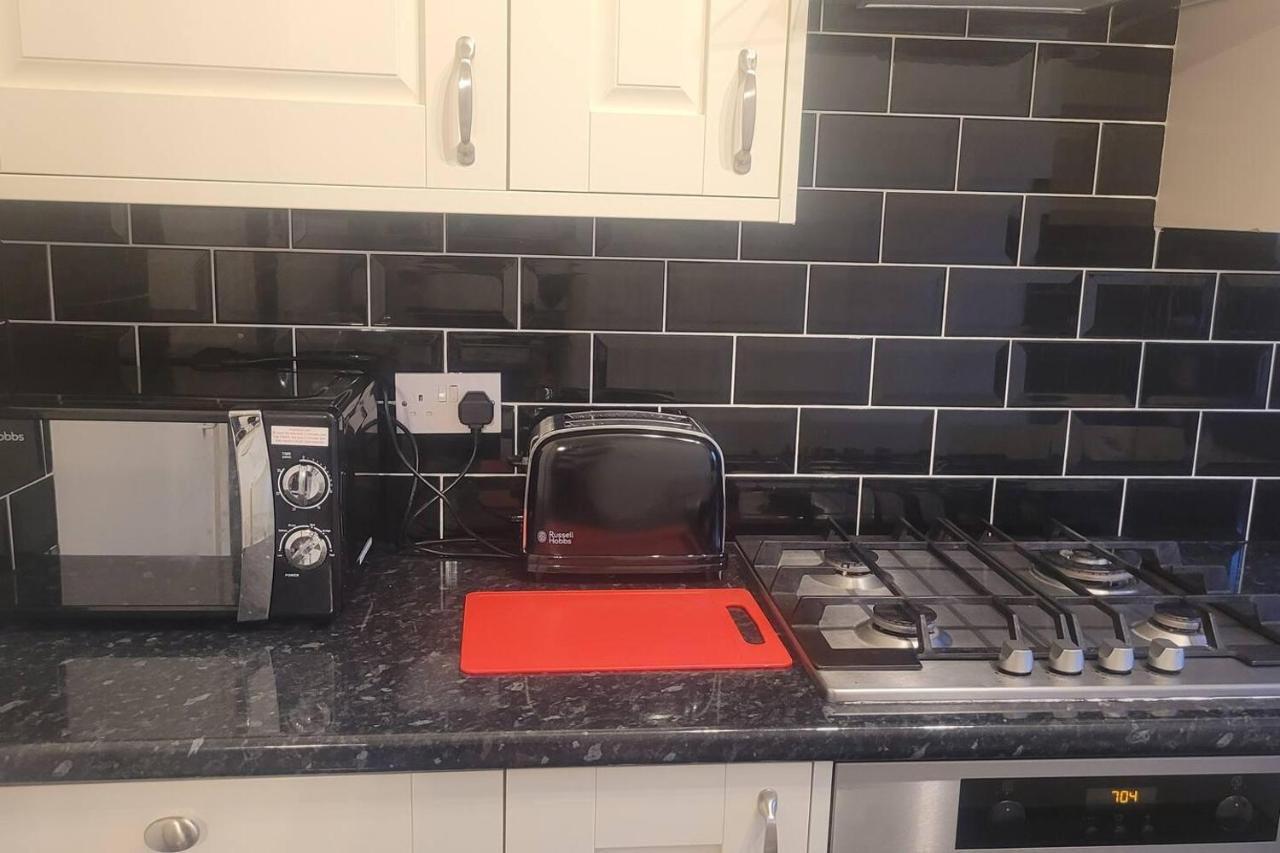 Beautiful 1-bed In Appartement *